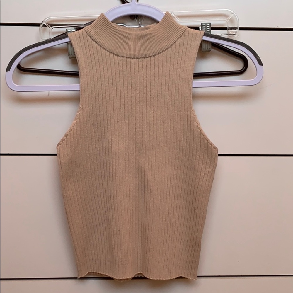 Sleeveless sweater shirt